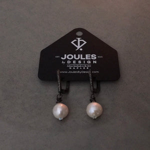 Travel Kits: Pearl Diamond Bar Earrings
